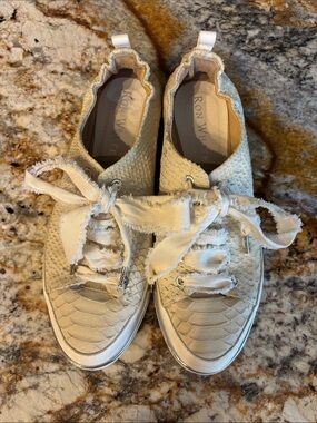 Ron White Ivory Textured Women's Sneakers with Frayed Fabric Laces-Size 37 1/2